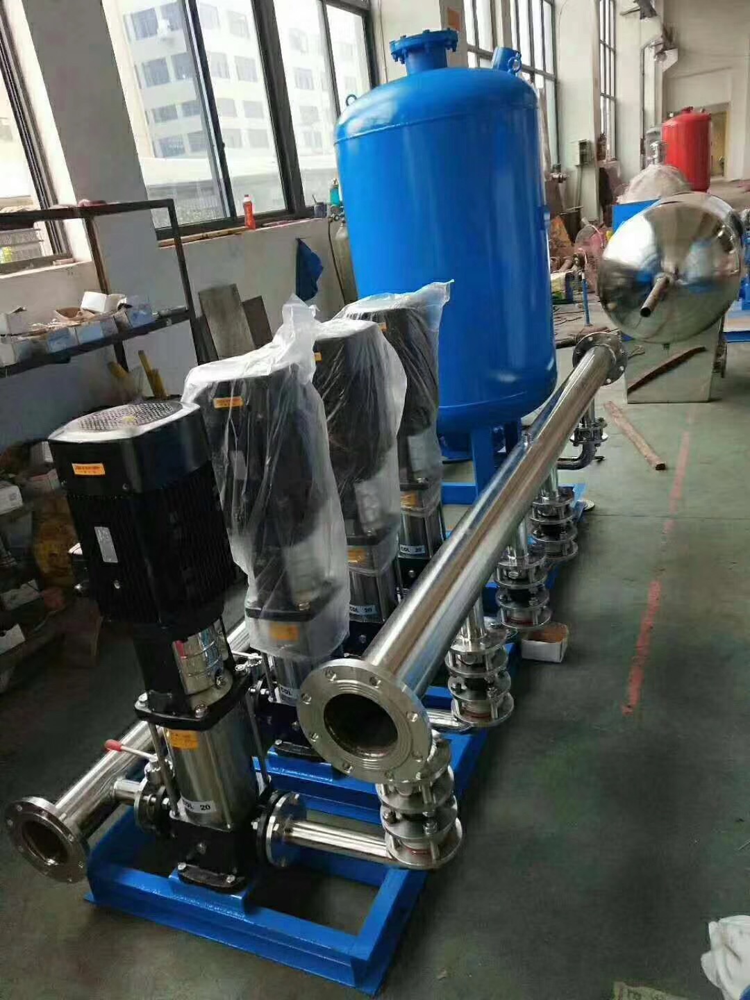 無負(fù)壓成套機(jī)組實(shí)物圖片